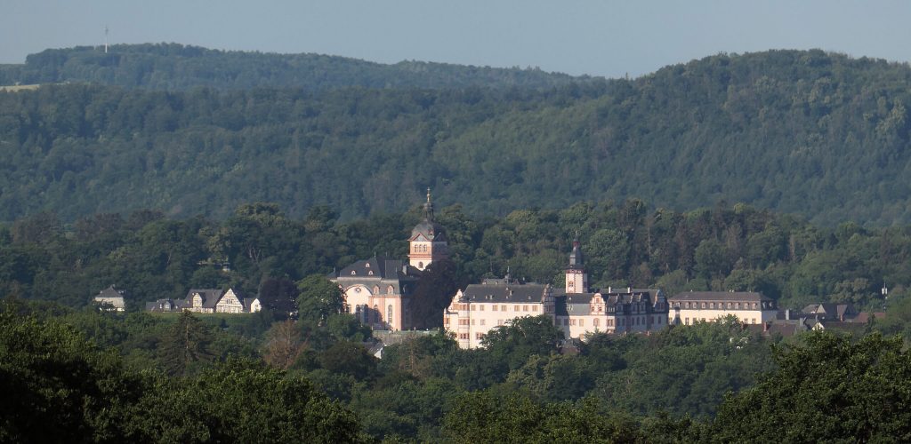 Spaziergang Von Schutzhütte Richtung Ahausen mit Blick Richtung Weilburger Schloß-Foto Volker Stoll